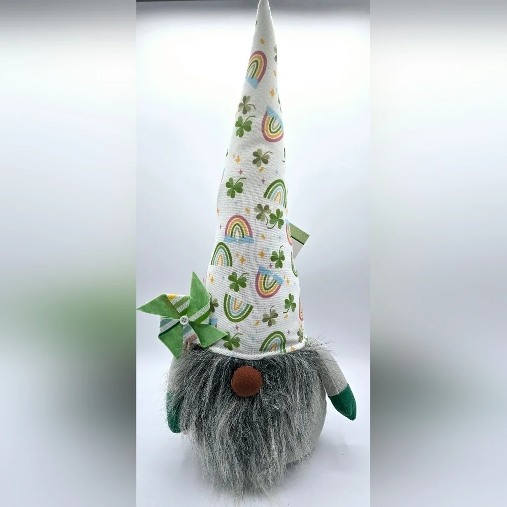 St. Patrick's Day NWT Gnome Rainbow 🌈  20